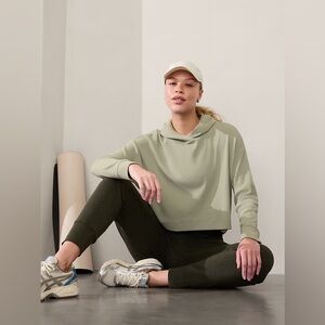 NWT Athleta Presence Hoodie Size XS Moss Green